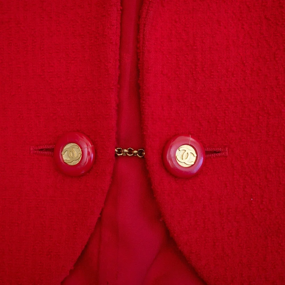 RARE Vintage CHANEL Runway Red Tweed Cropped Blazer  FR 36‎ US 4
